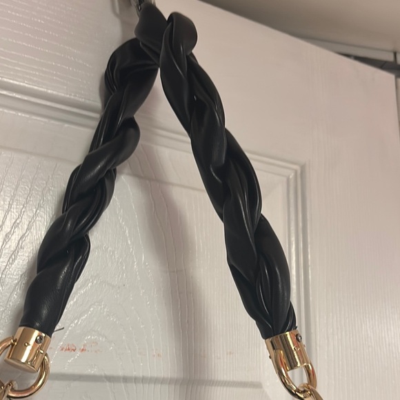 Elegant Black Crescent Shoulder Bag with Braided Handle - Picture 6 of 9